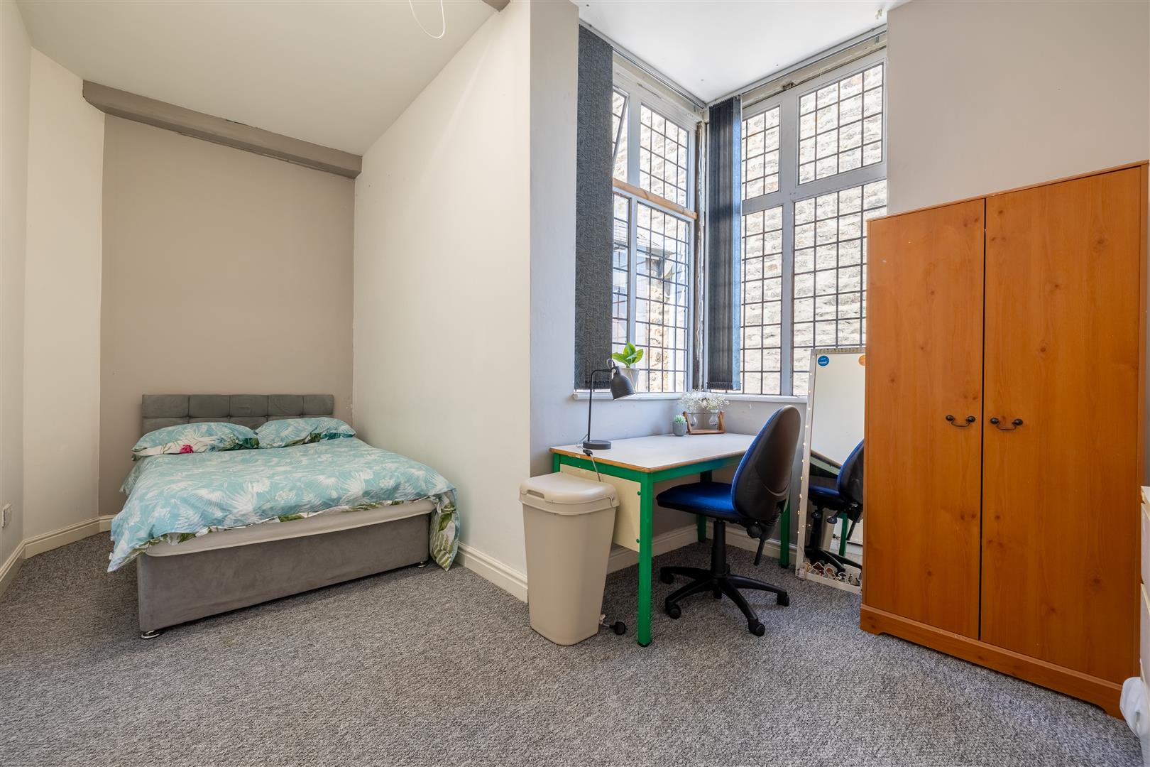 Flat 2, 23 Castle Hill, Lancaster, LA1 1YN